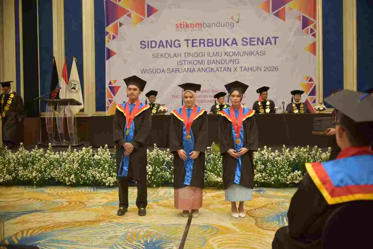 Wisuda Gelombang X Stikom Bandung Kukuhkan 76 Lulusan